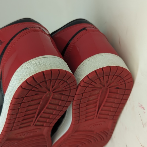 Jordan 1 Retro High OG Patent Bred shoes - Picture 8 of 16